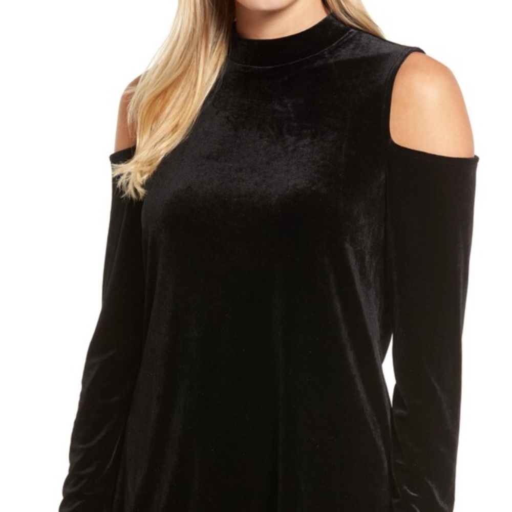 Black Velvet Cold Shoulder Top size Large